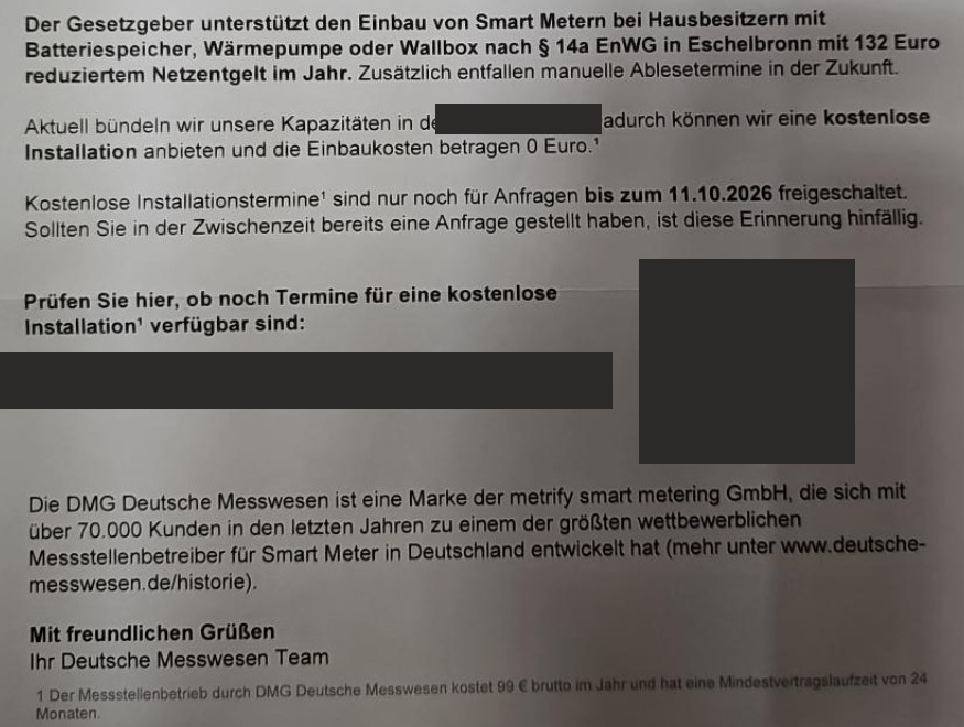Bereinigter Originalausschnitt: Einbaukosten 0 Euro im Text; 99 Euro brutto im Jahr und 24 Monate Mindestvertragslaufzeit in der Fußnote.